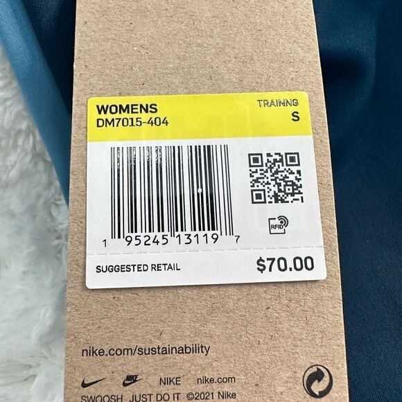 NWT Nike Yoga Tight Fit High Rise 7/8 Length Leggings (S) - Picture 4 of 6